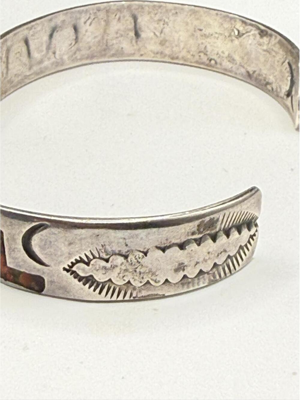 Signed Vintage Sterling Silver Coral Inlay Southwestern Cuff Bracelet - Picture 4 of 8